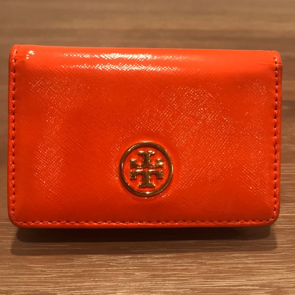 Tory Burch Handbags - TORY BURCH Robinson Foldable Wallet